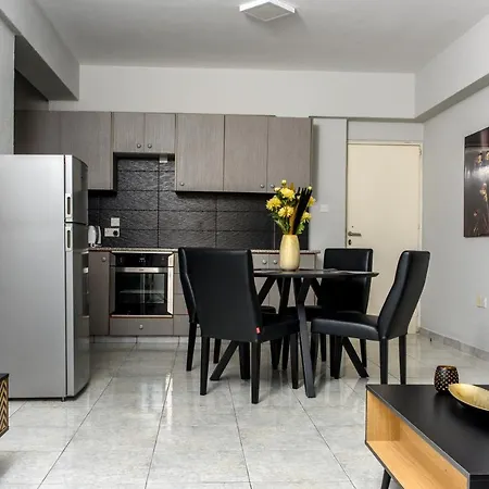 Orabelle Flat 21